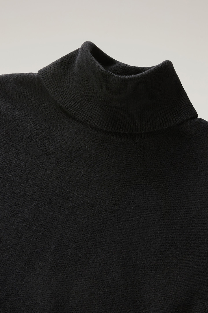 Turtleneck Sweater in Wool Blend Black photo 2 | Woolrich