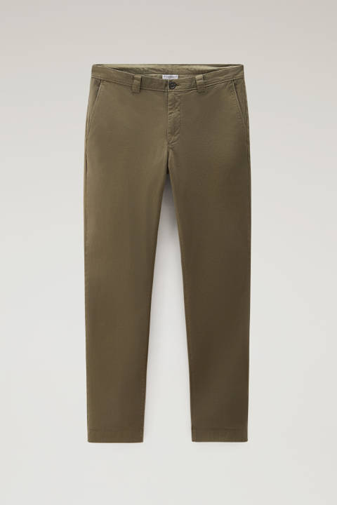 Garment-Dyed Classic Chino Pant in Stretch Cotton Green photo 2 | Woolrich