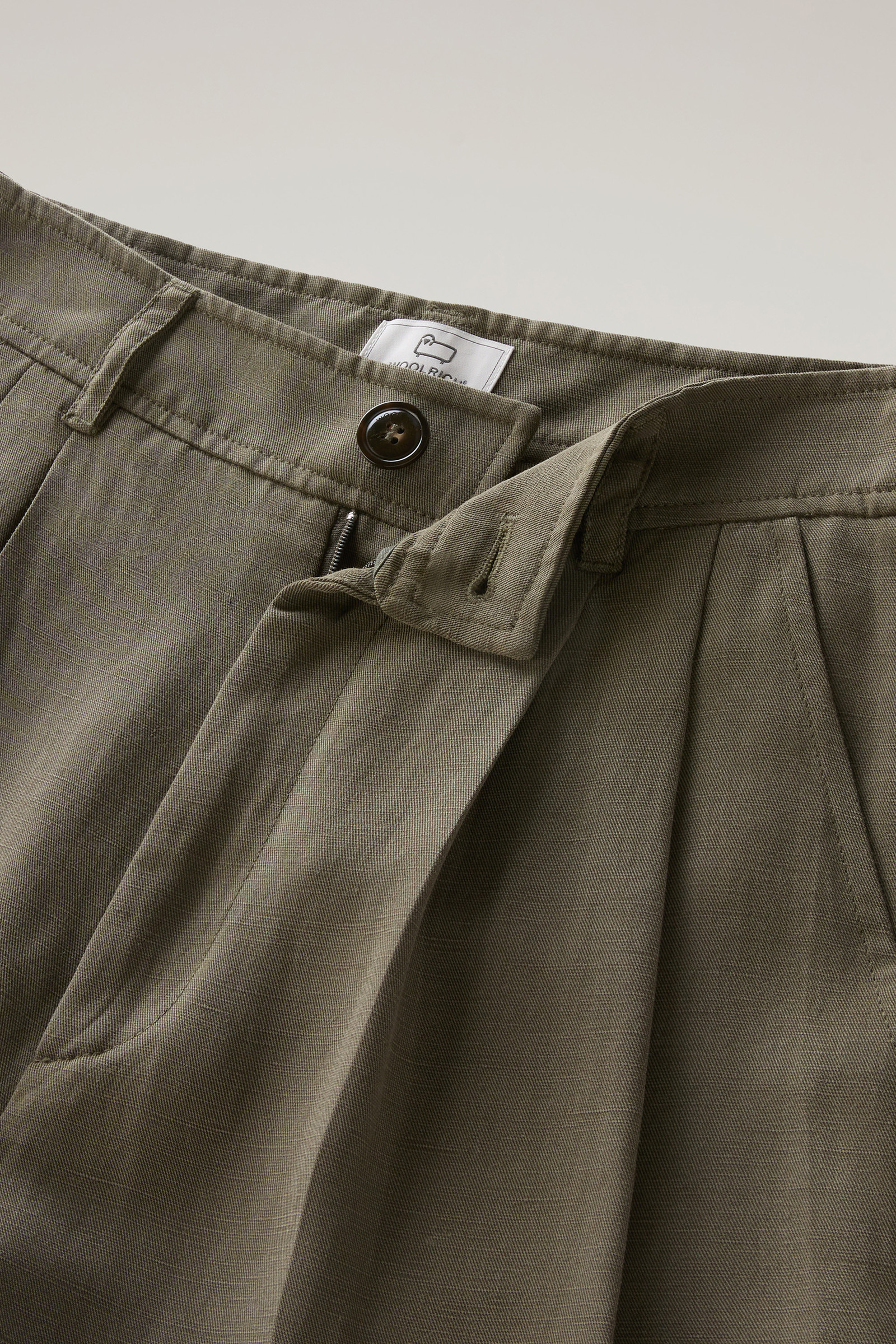 Shorts in Linen Blend with Pockets Green photo 5 | Woolrich