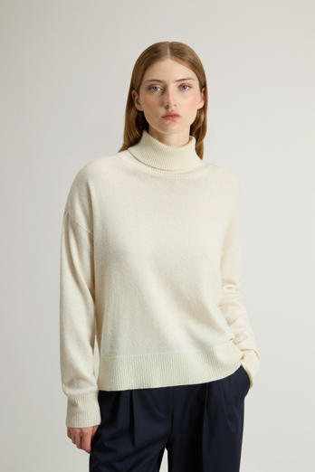 Turtleneck Sweater in Virgin Wool and Cashmere Blend White | Woolrich