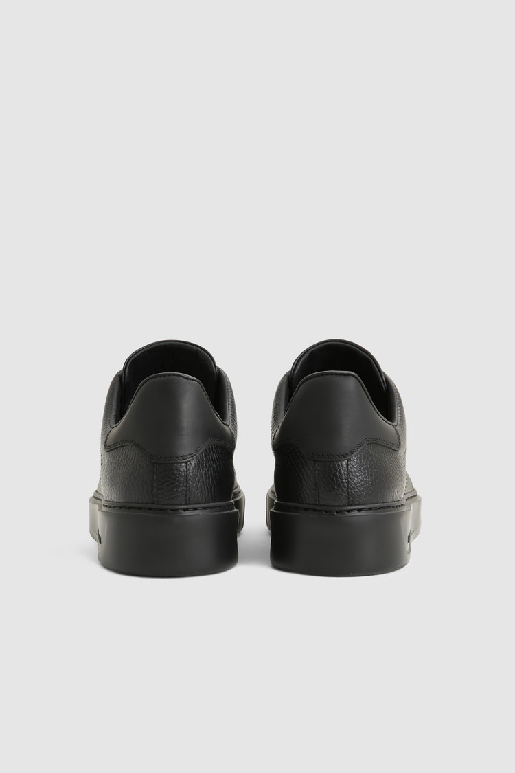 Sneaker Classic Court in camoscio ingrassato