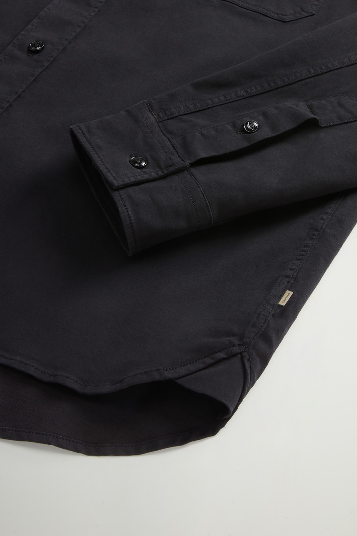 Garment-dyed Shirt in Stretch Cotton Black photo 7 | Woolrich