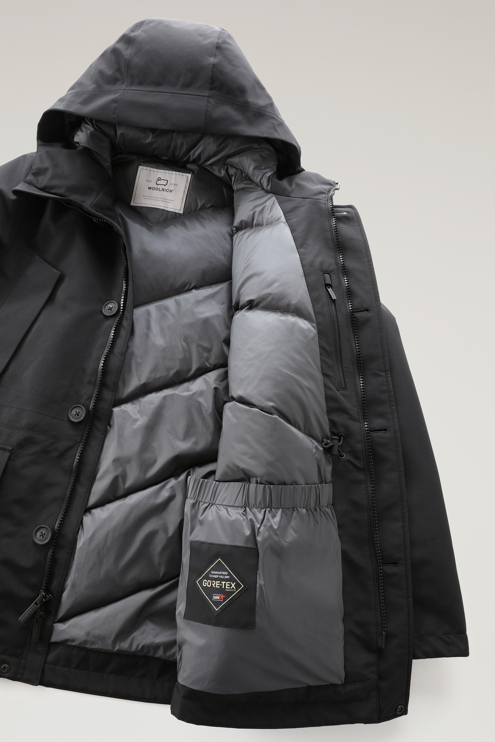 Men's Mountain GORE-TEX Waterproof Parka with Hood Black | Woolrich USA