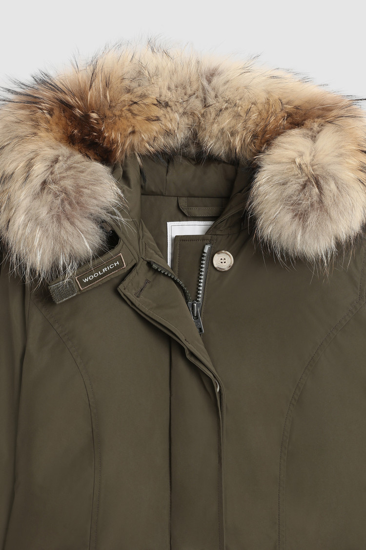Luxuriöser Parka Arctic mit abnehmbarem Waschbärfell