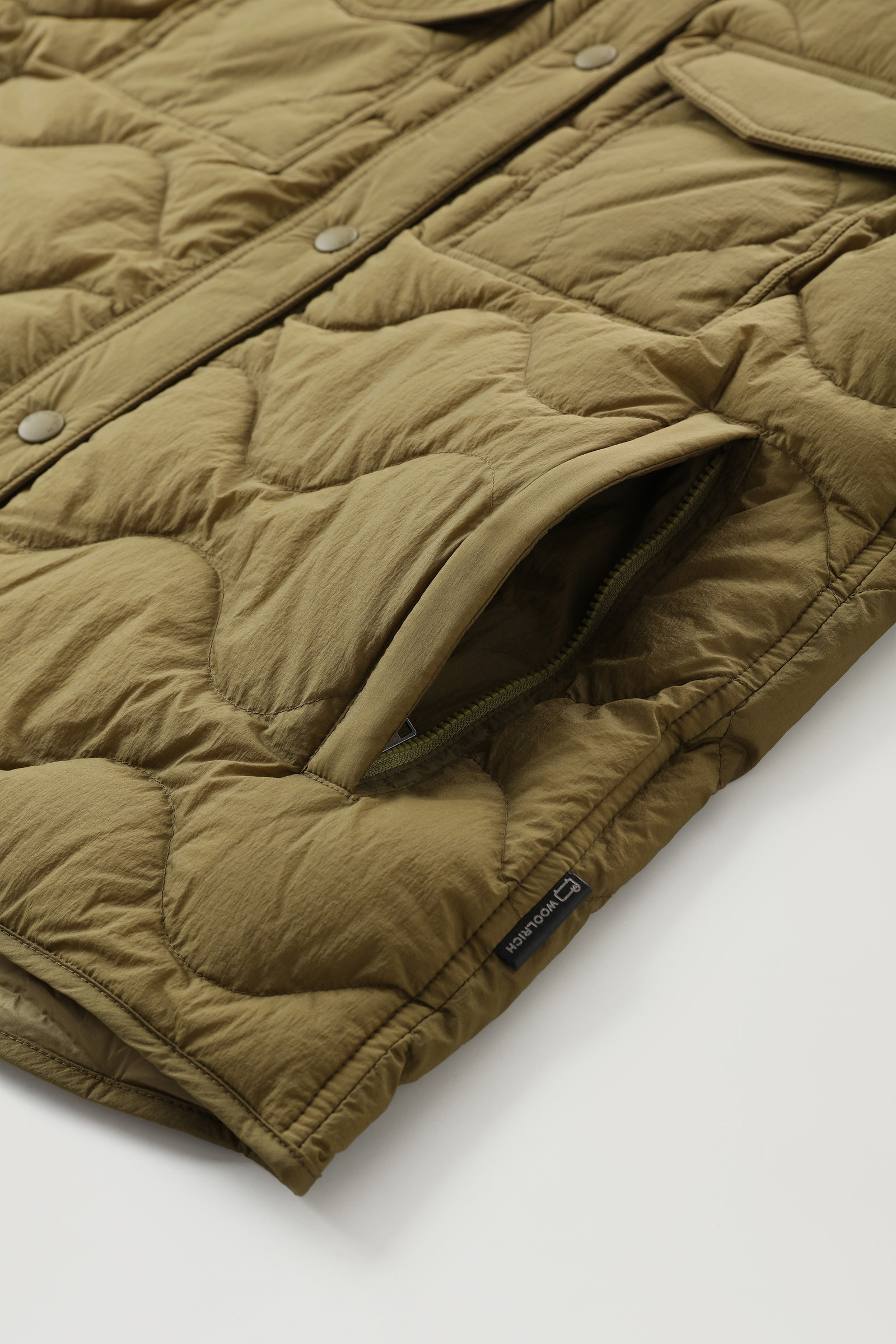 Veste chemise Alba en nylon crinkle avec manches en laine vert photo 8 | Woolrich