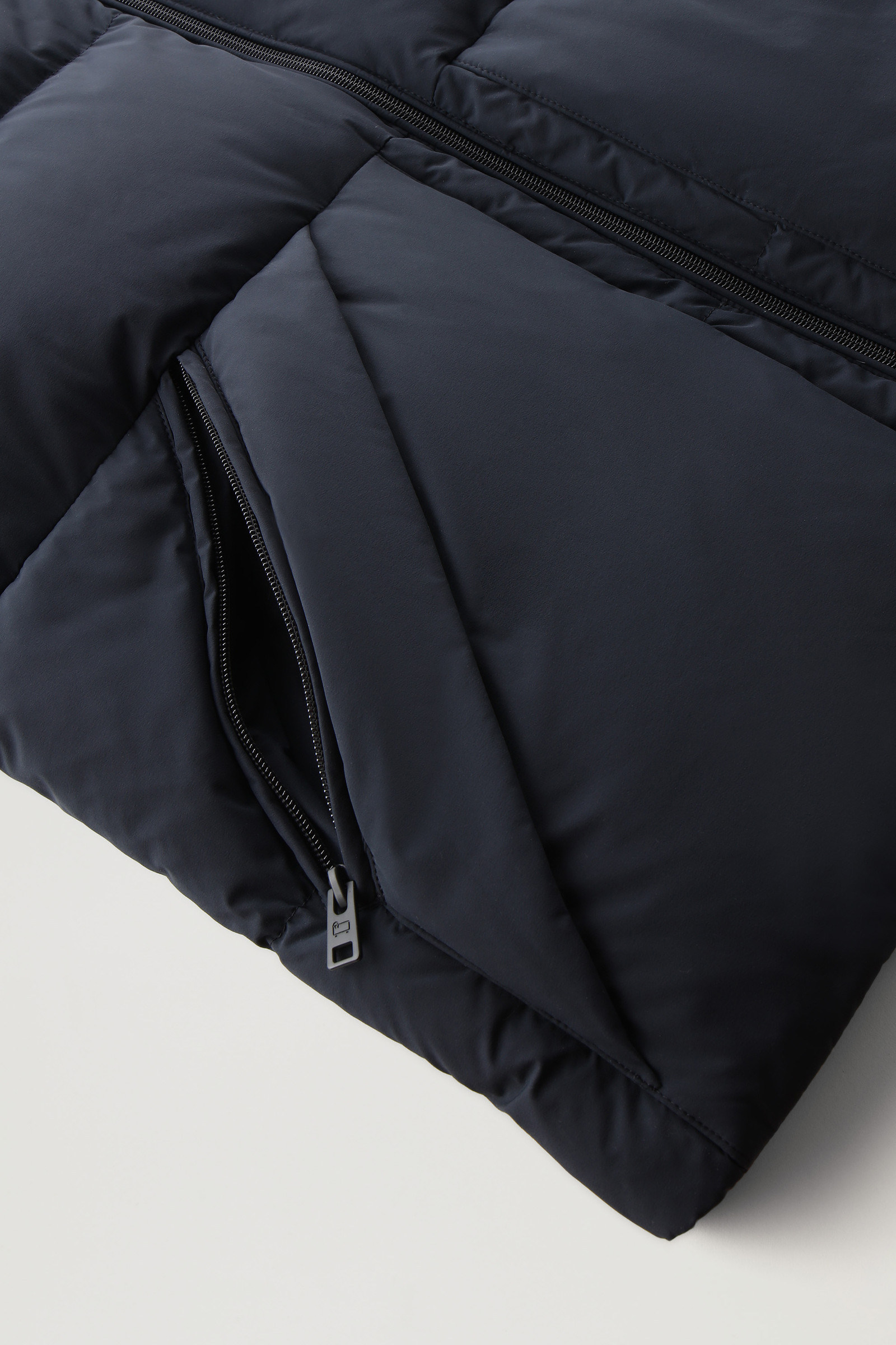 Sierra Supreme Vest in Stretch Nylon Blue photo 8 | Woolrich