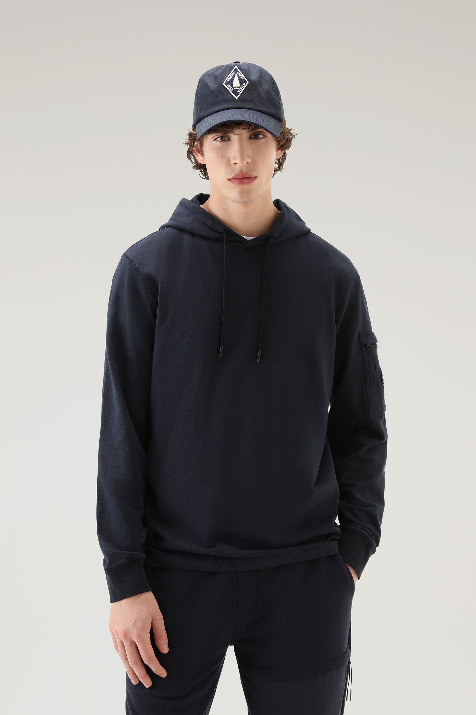 Sweat-shirt à capuche en pur coton muni d’une poche zippée bleu | Woolrich
