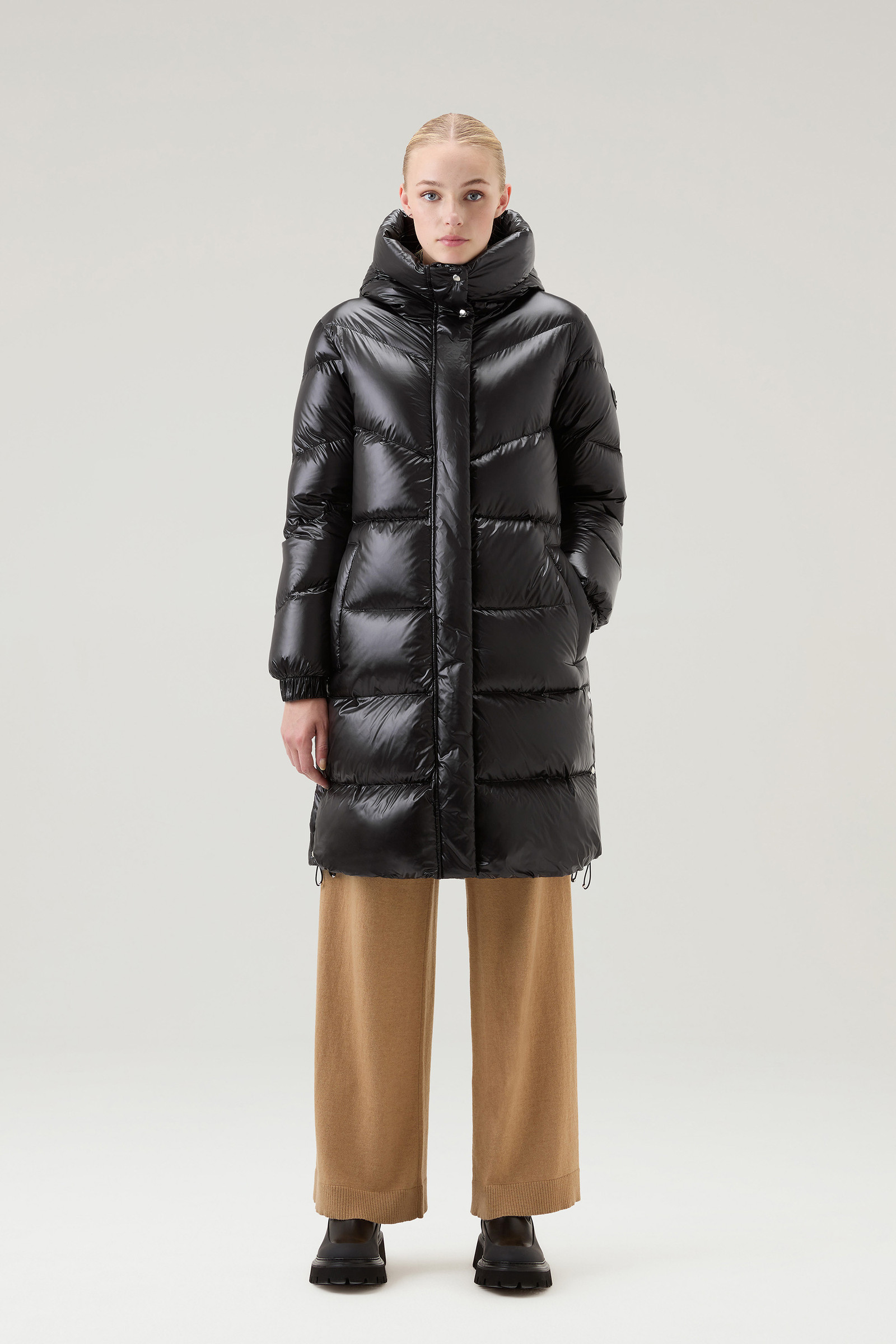 Aliquippa Long Down Jacket in Glossy Nylon Black | Woolrich UK
