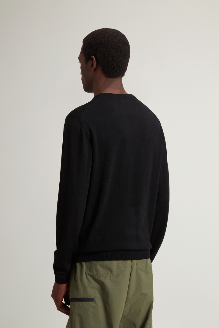 Crewneck Sweater in Pure Merino Virgin Wool Black photo 3 | Woolrich