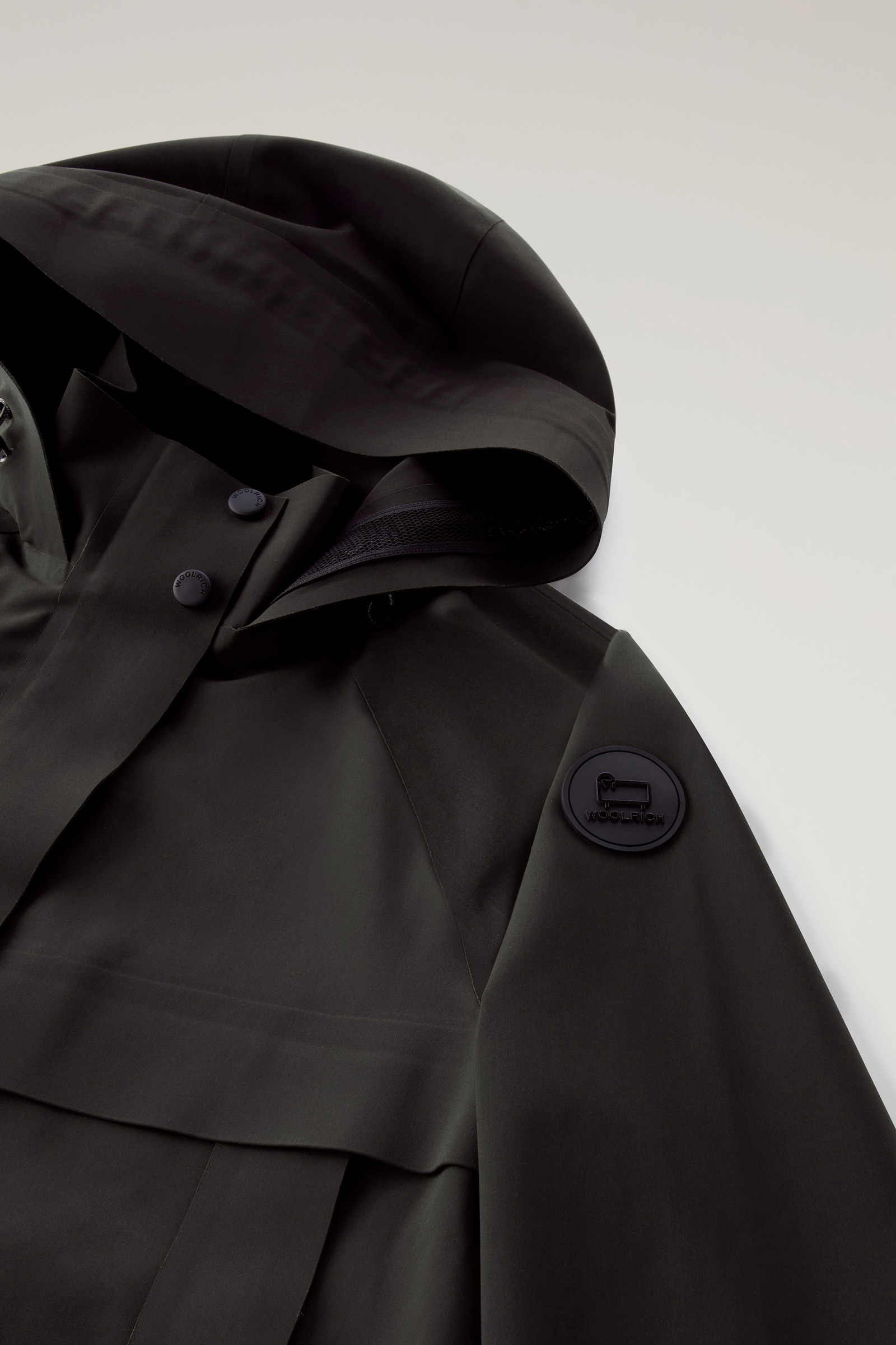 Tech Commuting Short Hooded Jacket in Stretch Nylon Black photo 7 | Woolrich