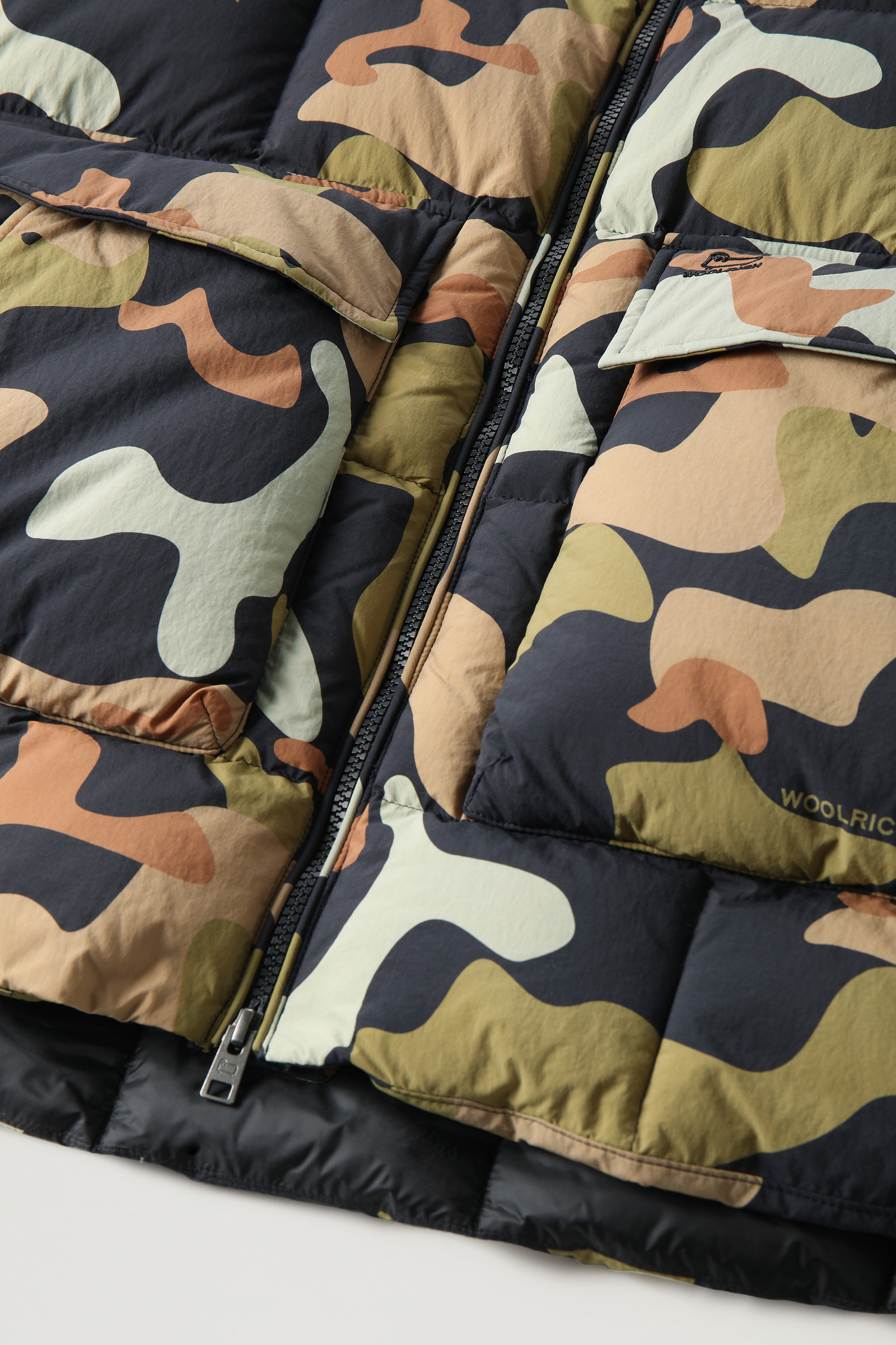 Heritage Terrain Camo Jacket with detachable hood photo 8 | Woolrich