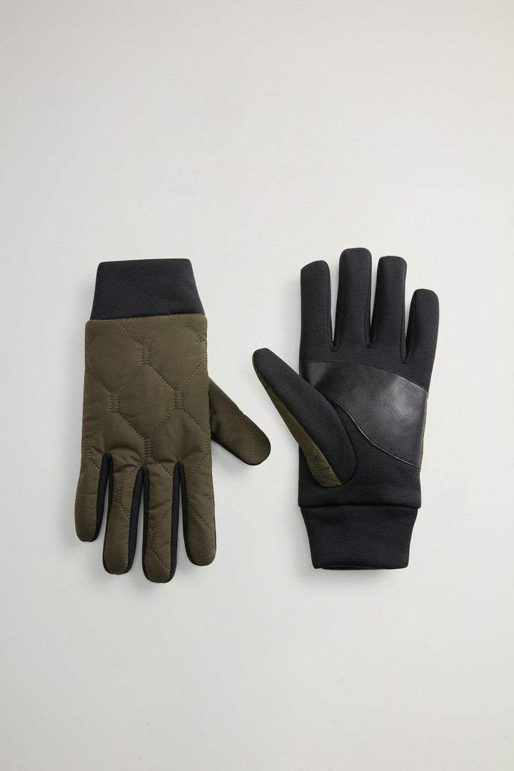 QUILTED GLOVES Green photo 1 | Woolrich