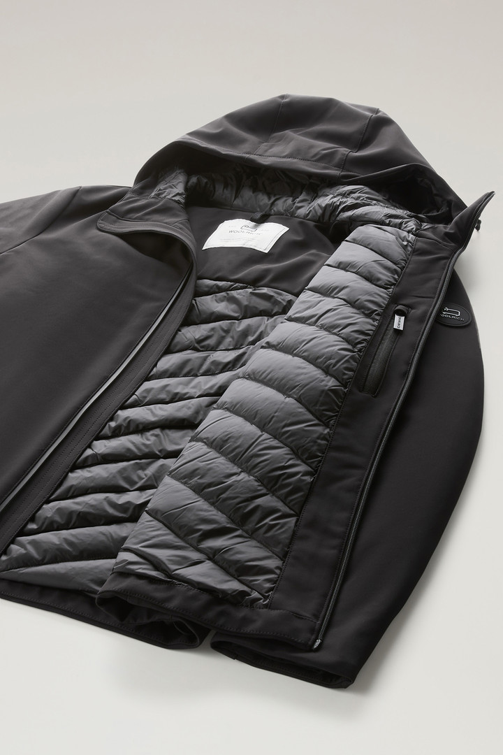 Giacca Pacific in Tech Softshell Nero photo 9 | Woolrich