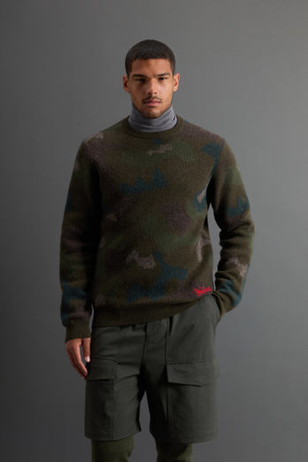 Crewneck Sweater in Pure Lambswool with Camouflage Motif Green photo 1 | Woolrich