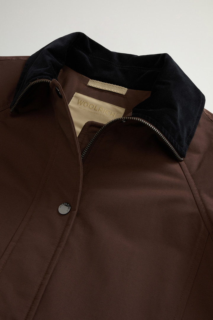 Cappotto in Ramar Cloth con colletto in velluto Marrone photo 6 | Woolrich