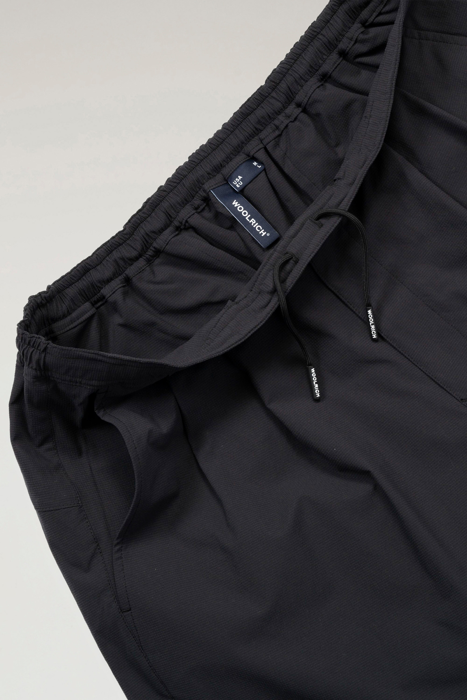 High Aeration Shorts in Stretch Ripstop Black photo 6 | Woolrich