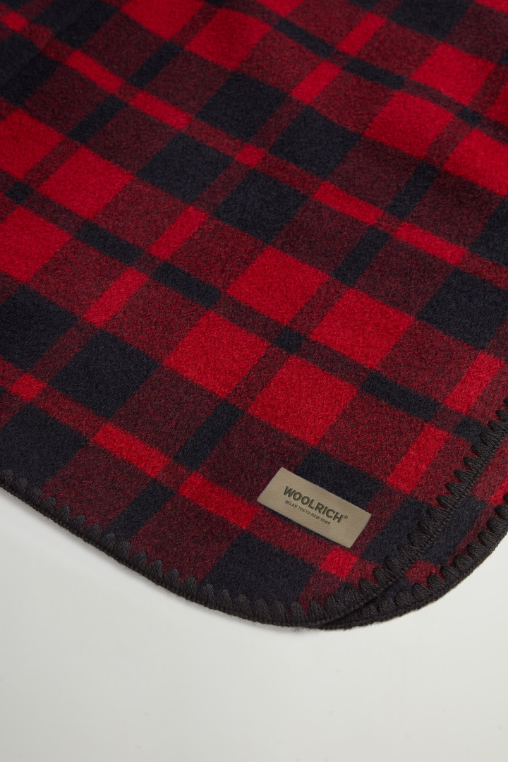 BLANKET CAPE Red photo 8 | Woolrich