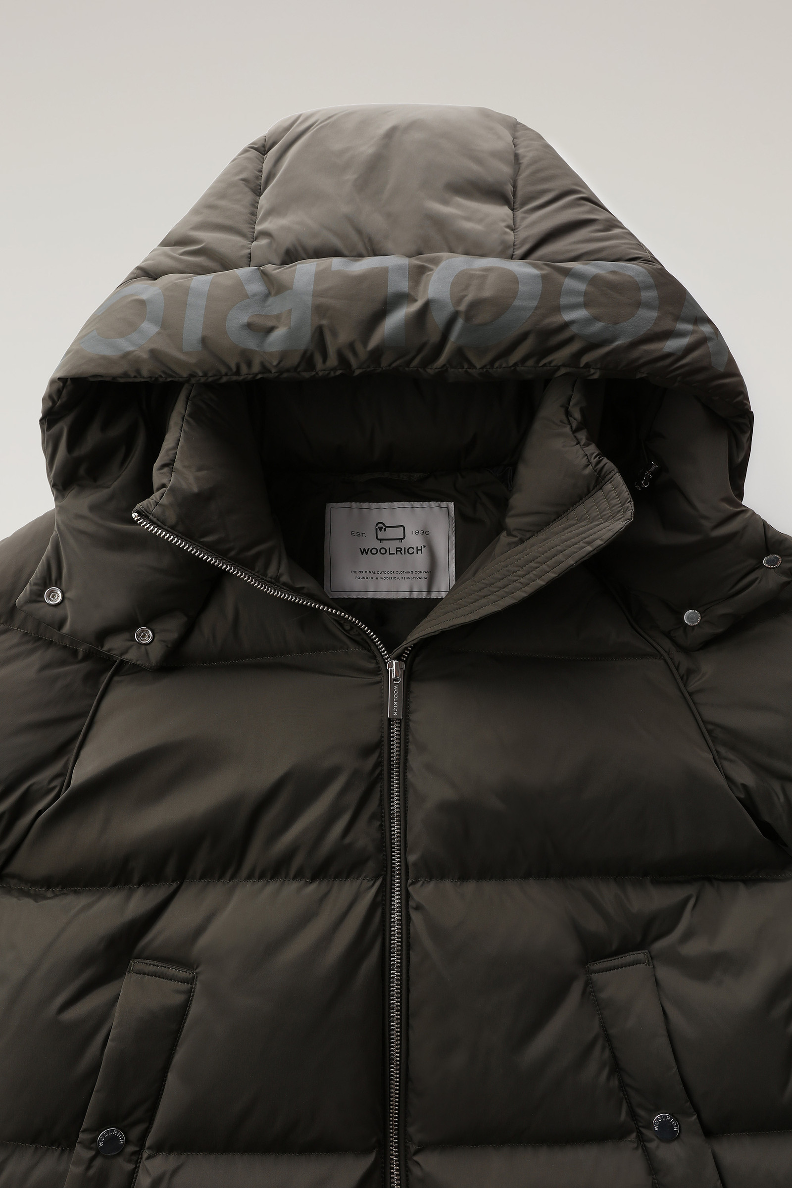 Alsea Short Daunenjacke mit abnehmbarer Kapuze photo 6 | Woolrich