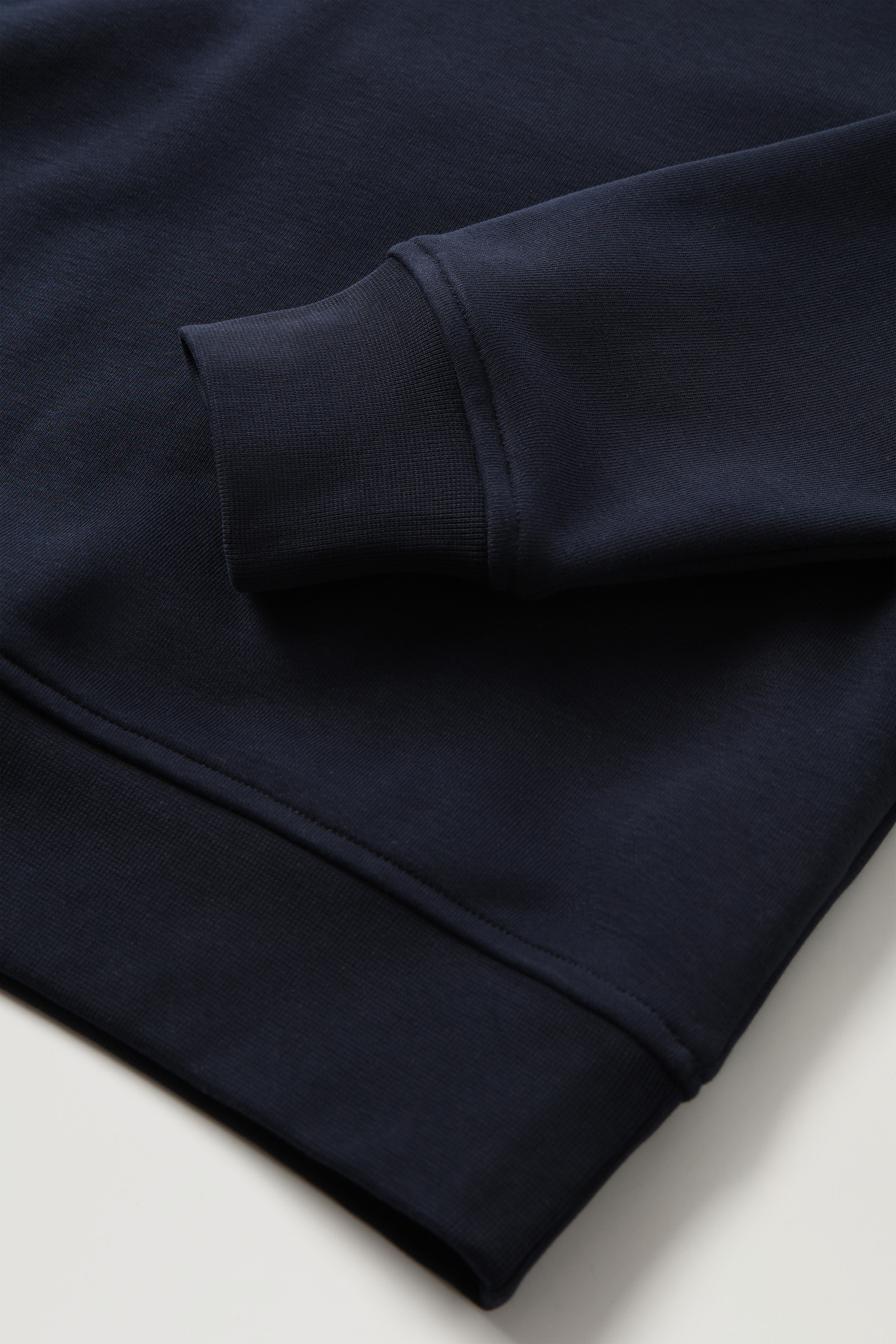 Sweat-shirt léger à col ras du cou classique bleu photo 8 | Woolrich