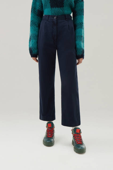Garment-Dyed Chino Pants in Stretch Cotton Twill Blue | Woolrich