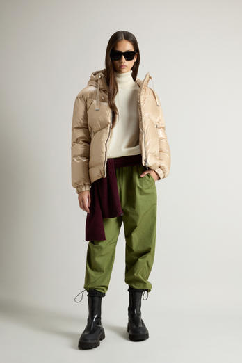 Aliquippa Short Down Jacket in Glossy Nylon Beige | Woolrich