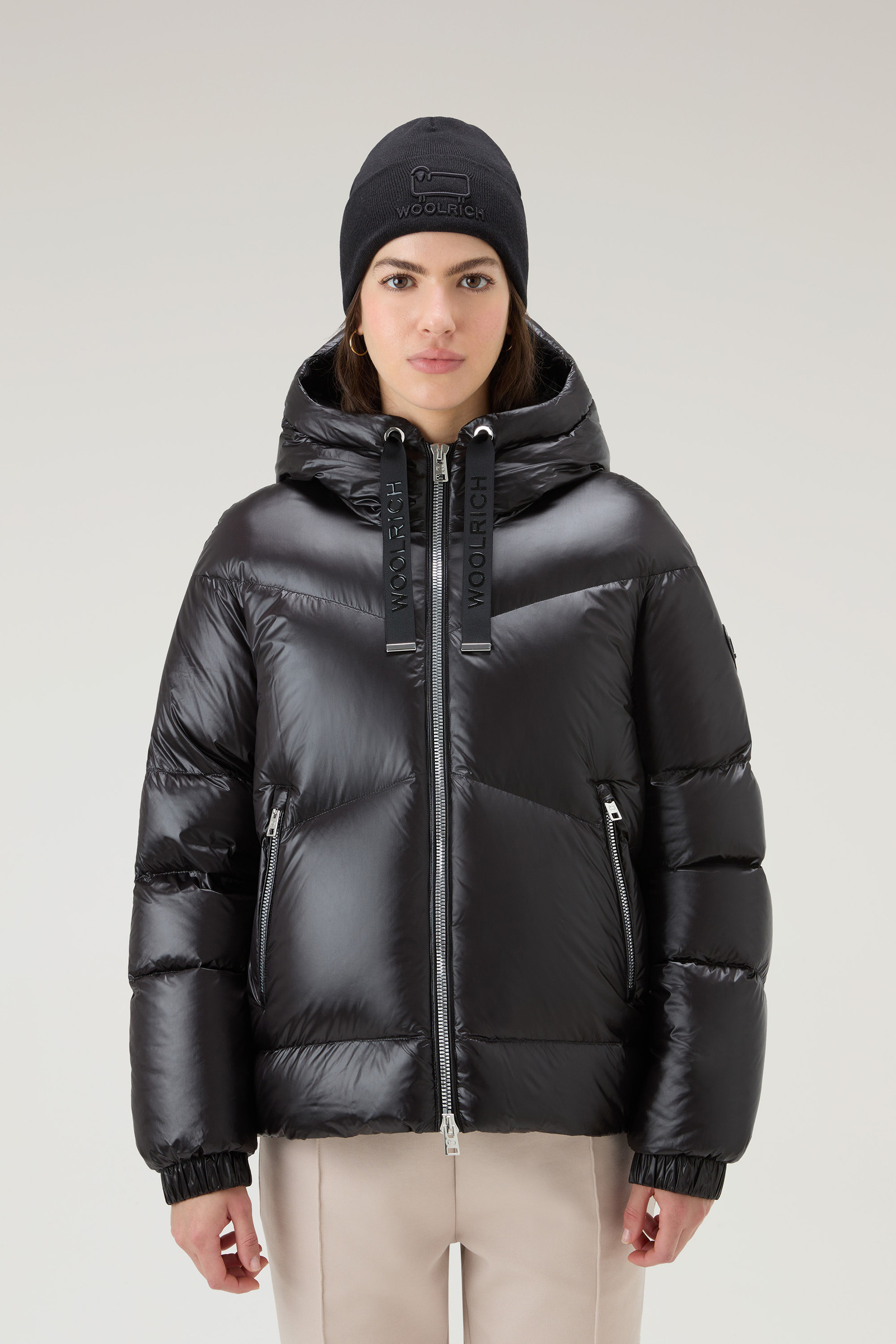 Aliquippa Short Down Jacket in Glossy Nylon Black | Woolrich USA