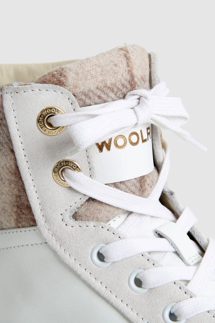 Sneaker Classic Court Mid con motivo Check