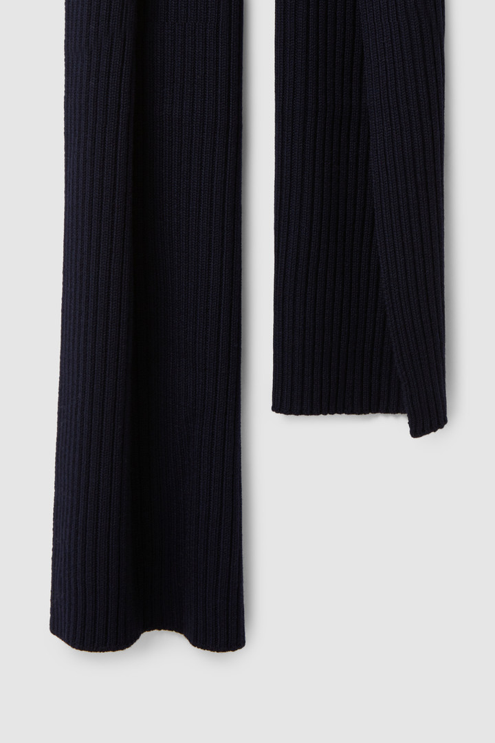 Solid color wool scarf
