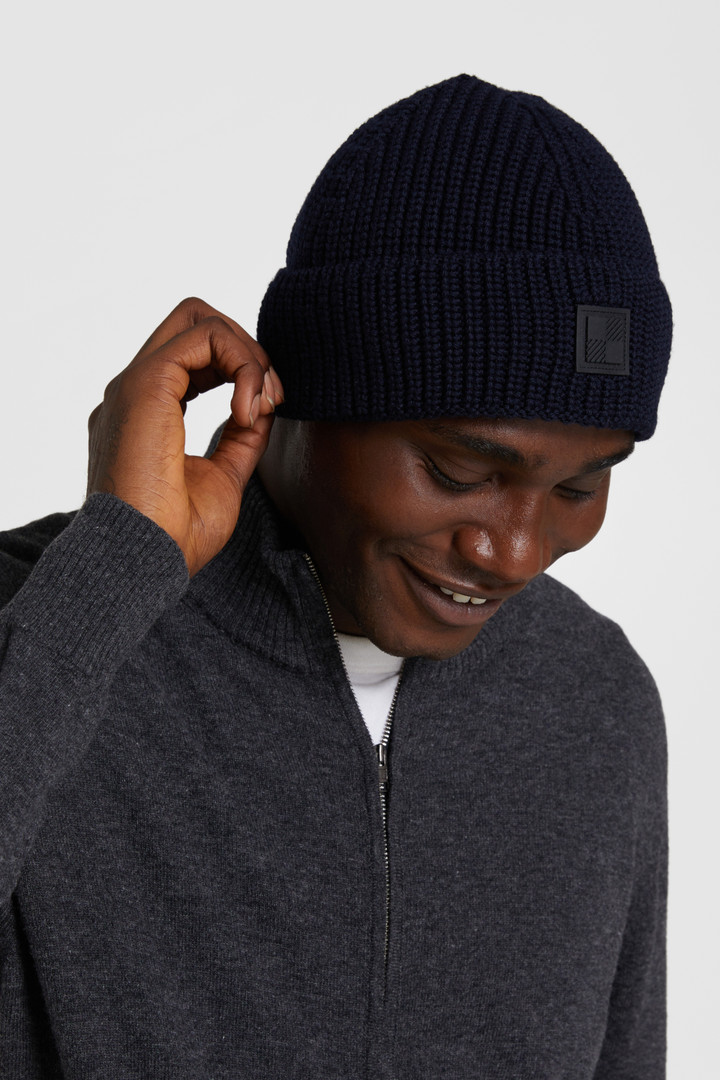 Wool beanie with check logo