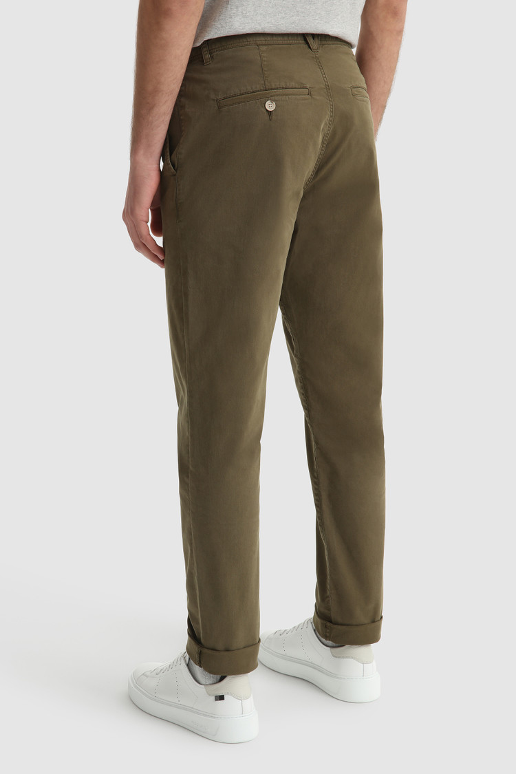 Pantalones chinos clásicos de algodón elástico