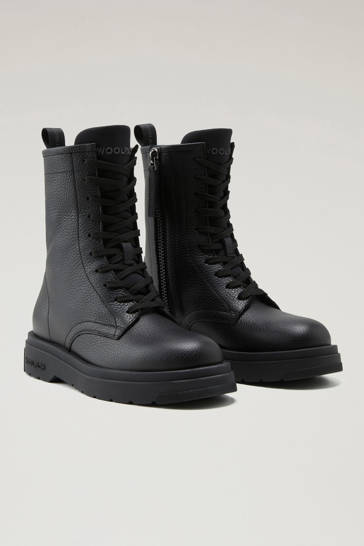 New City Boots in Tumbled Leather Black photo 2 | Woolrich