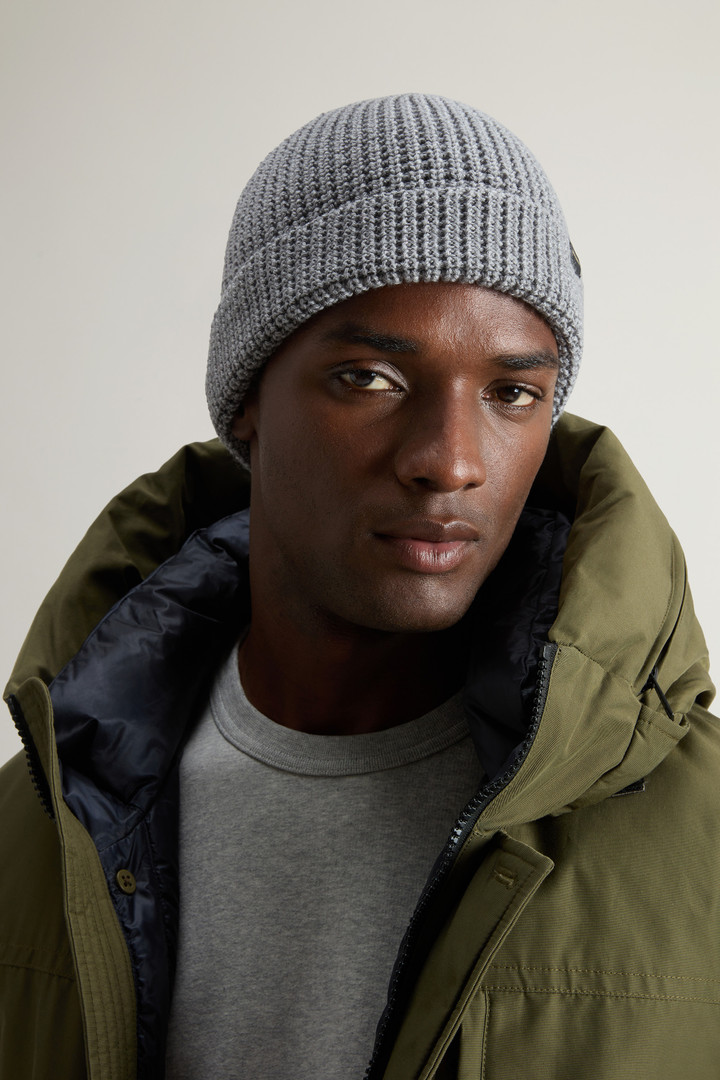 Beanie in Pure Merino Virgin Wool with Honeycomb Stitch Gray photo 4 | Woolrich