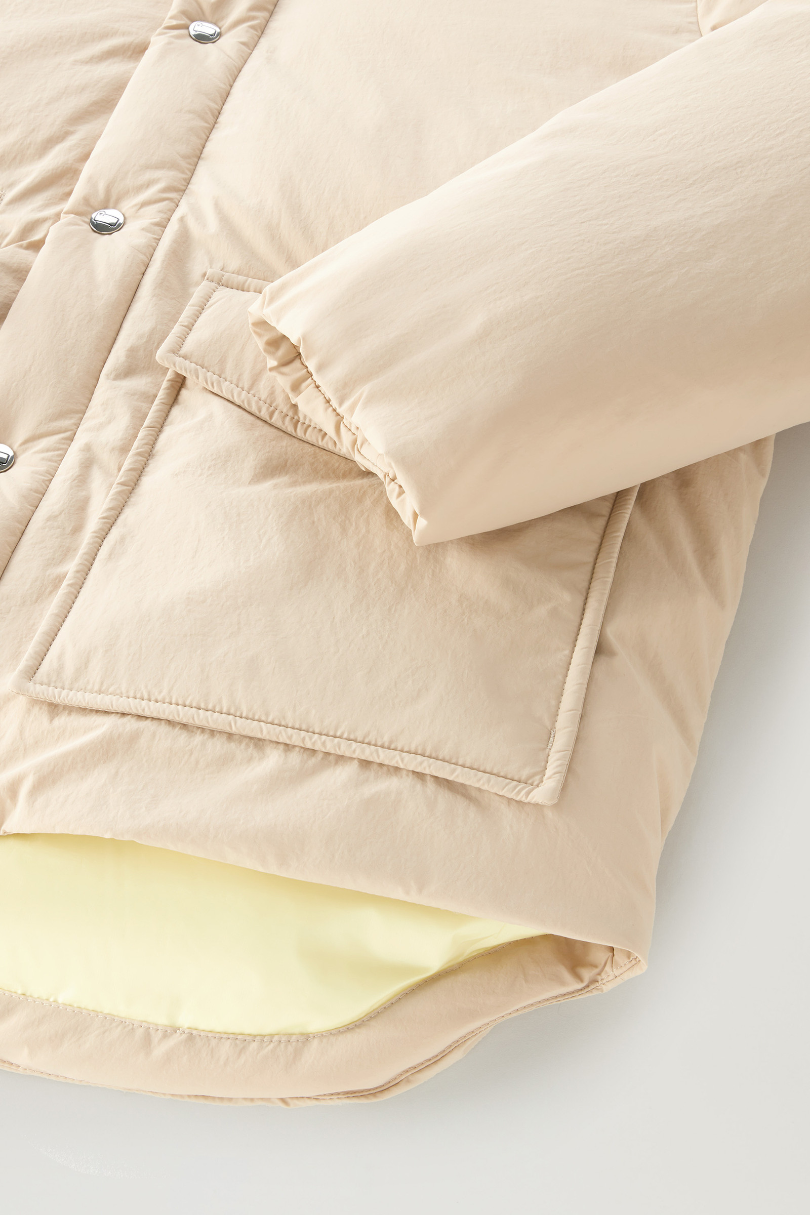 Wattierte Jacke Aleutian aus Eco Taslan-Nylon mit abnehmbarer Kapuze beige photo 10 | Woolrich