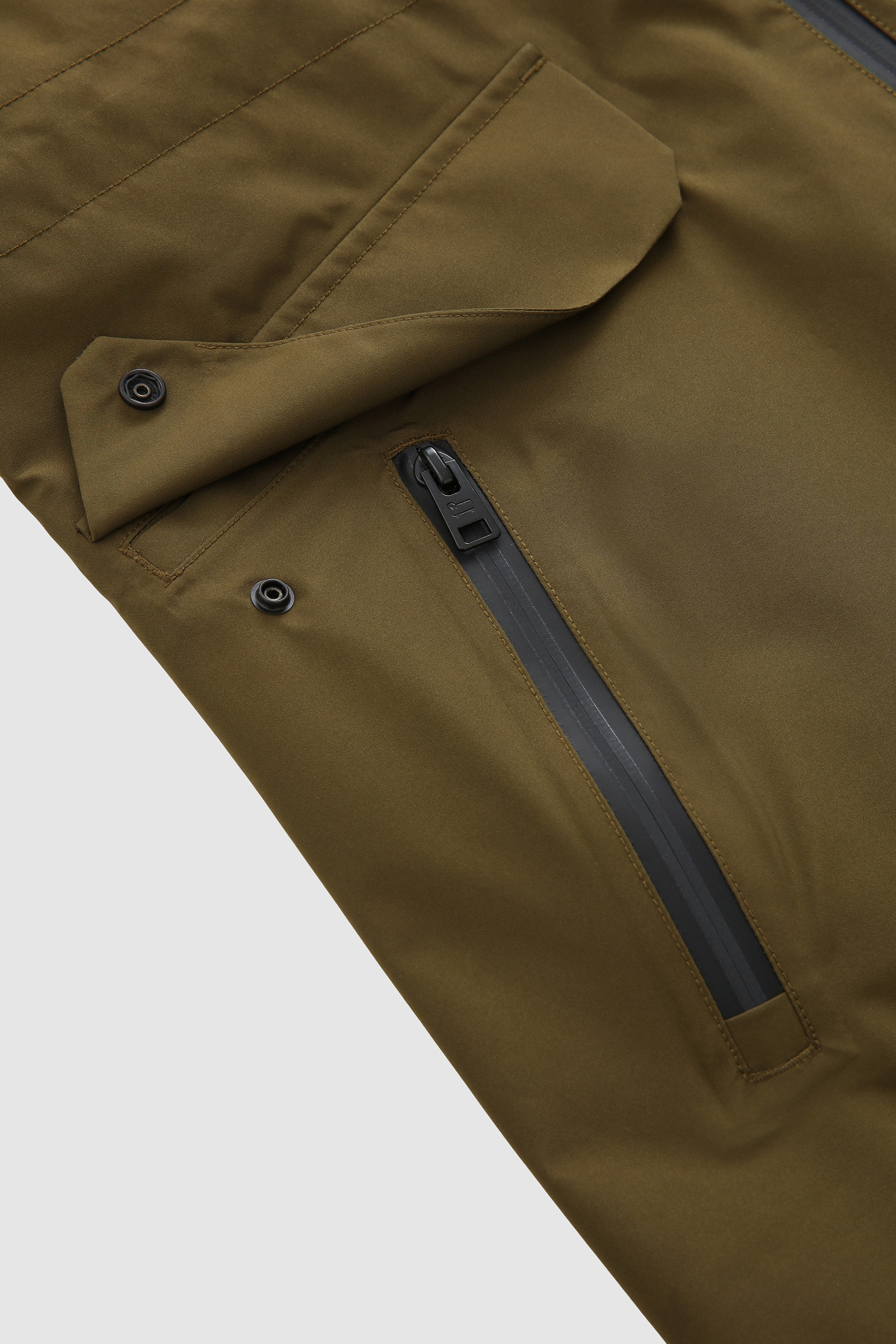 Light Waterproof Clay Parka in Gore-Tex Green photo 7 | Woolrich