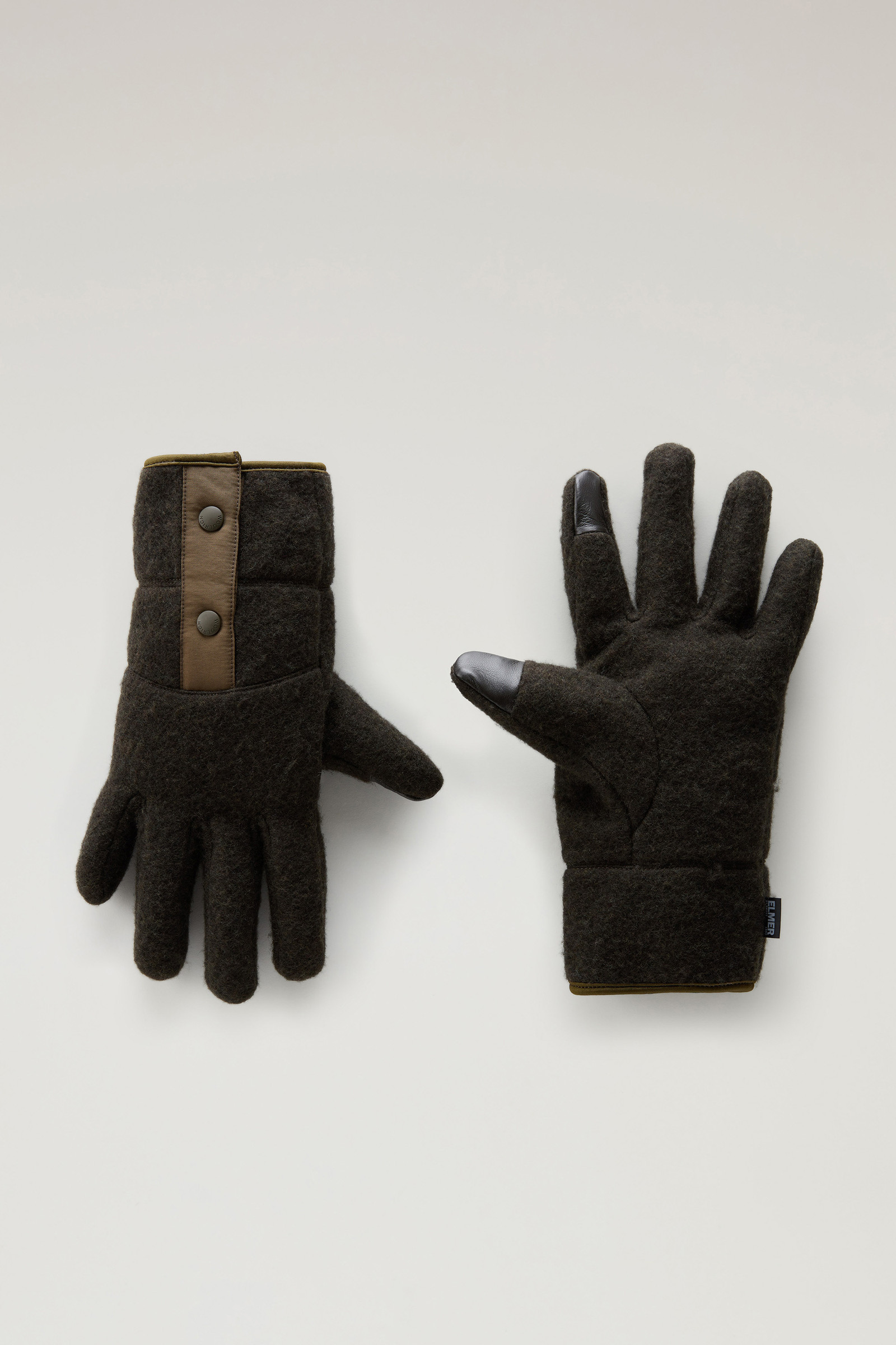 Men's Gloves in Recycled Wool Blend - Elmer / Woolrich Green | Woolrich USA