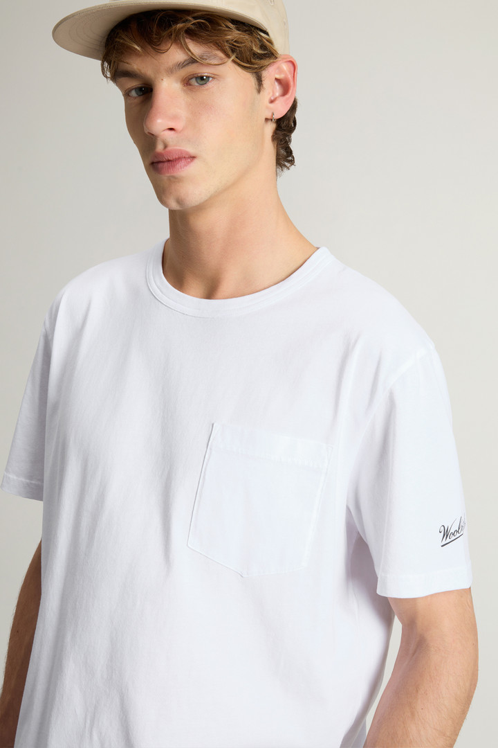 LOGO POCKET T-SHIRT White photo 4 | Woolrich