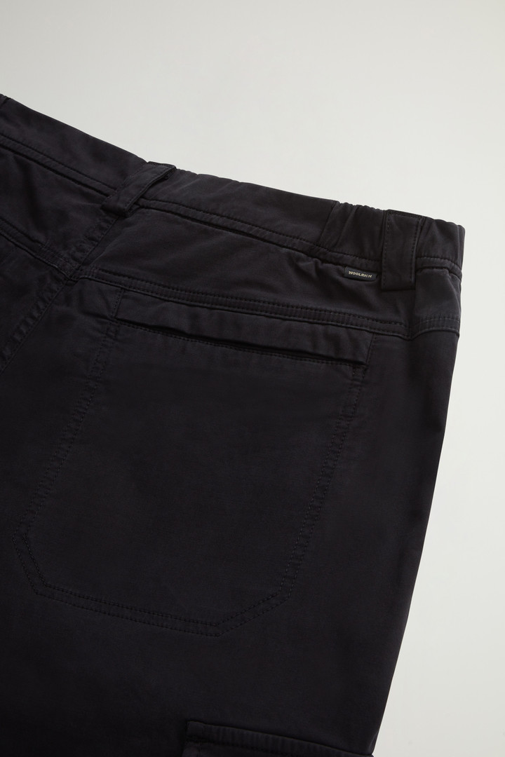 Garment-dyed Cargo Pants in Stretch Cotton Black photo 4 | Woolrich