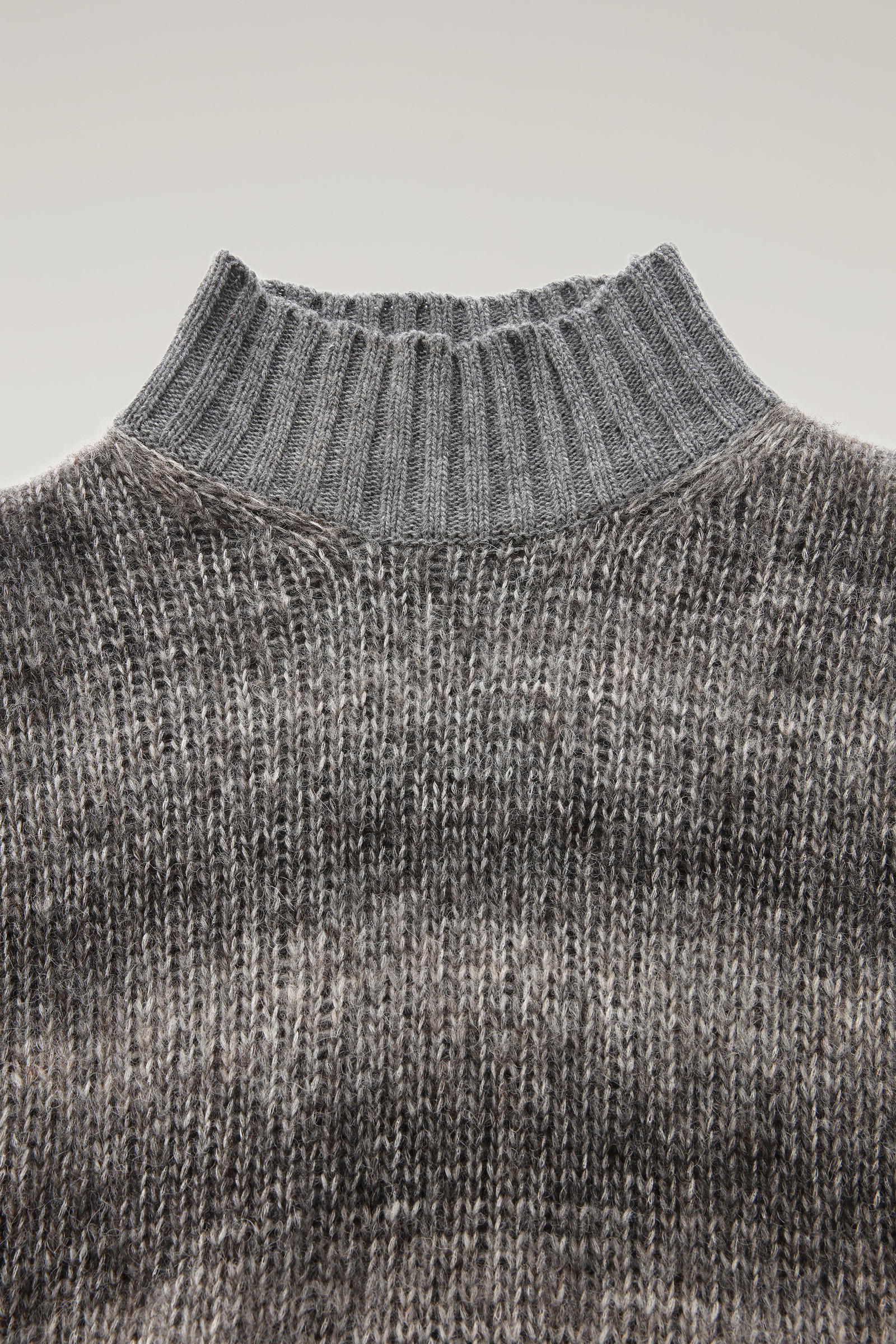 Maglione dégradé a collo alto in misto lana alpaca e cotone photo 6 | Woolrich