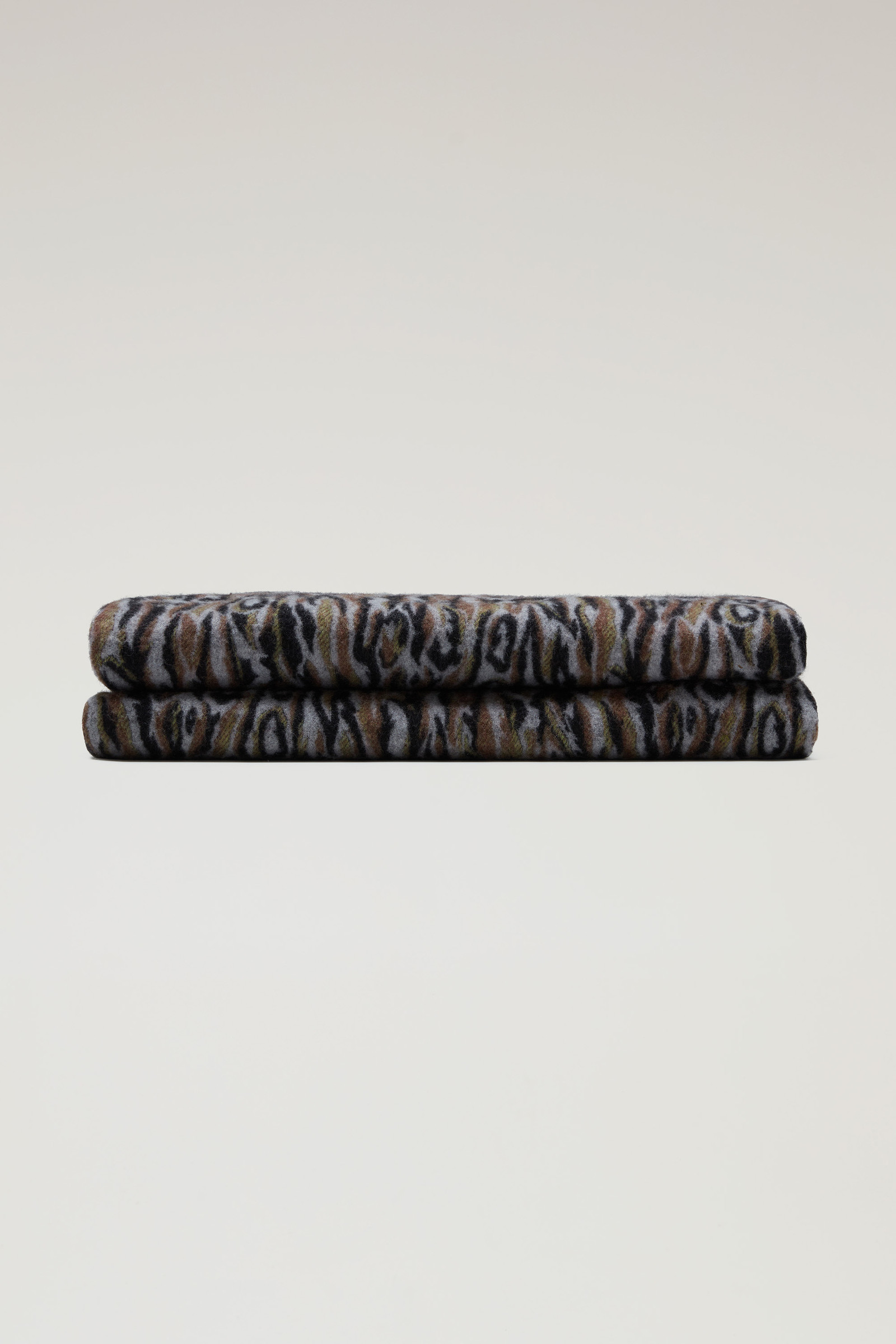 Wool Blend Blanket in Shadowbark Jacquard Pattern - Serving the People / Woolrich Green | Woolrich