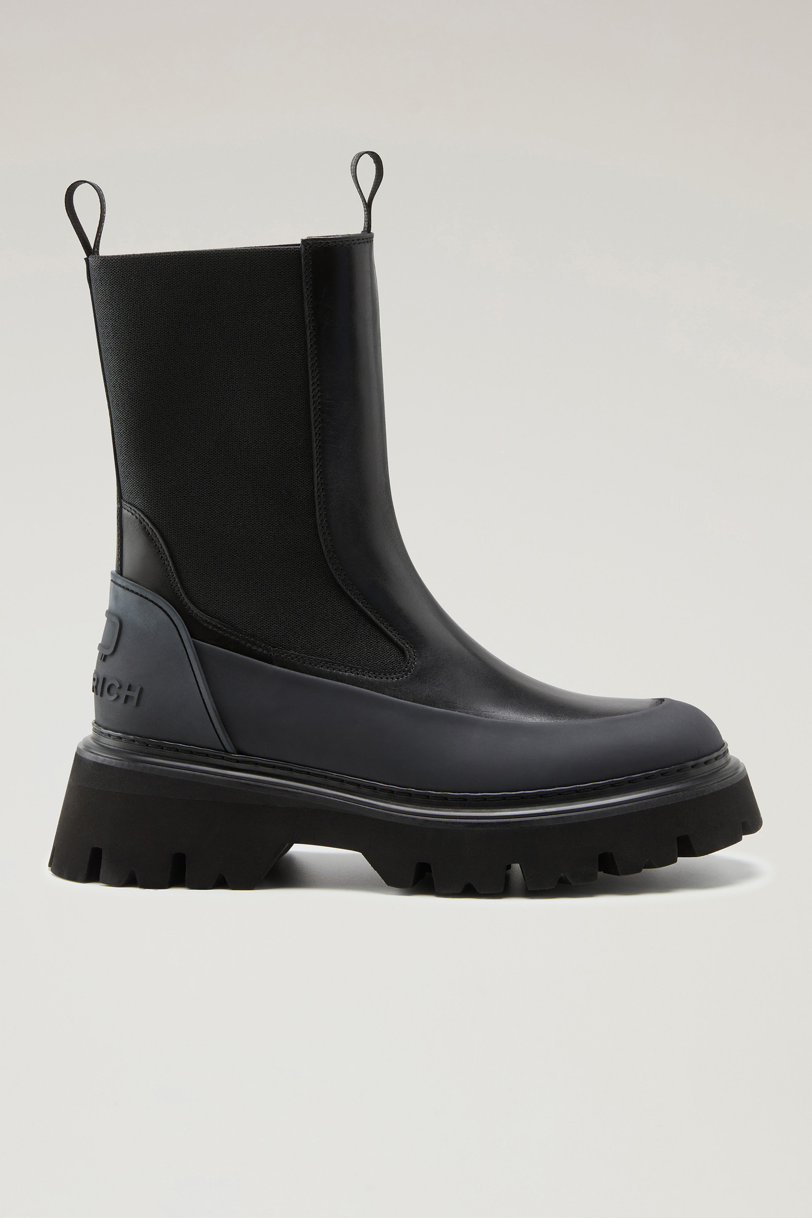 Women's Chelsea Boots with Lugged Sole Black | Woolrich USA