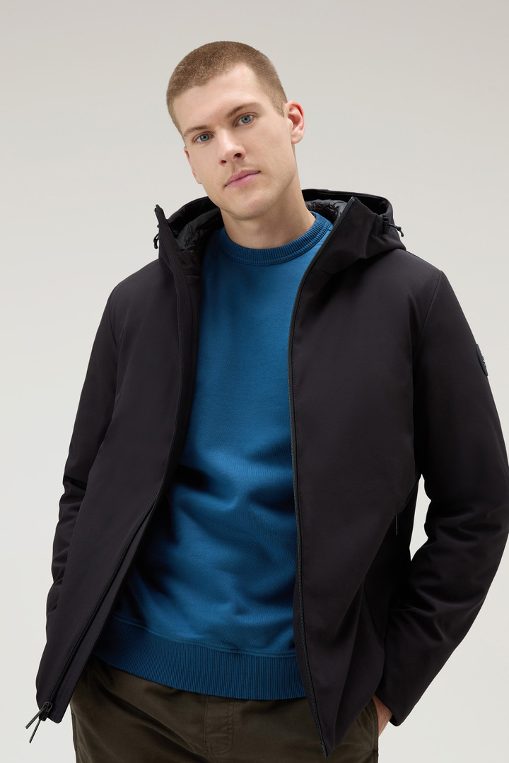 Giacca Pacific in Tech Softshell Nero photo 4 | Woolrich
