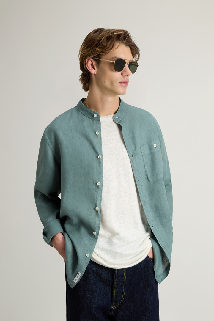 Garment-dyed Shirt with Mandarin Collar in Pure Linen Green photo 4 | Woolrich