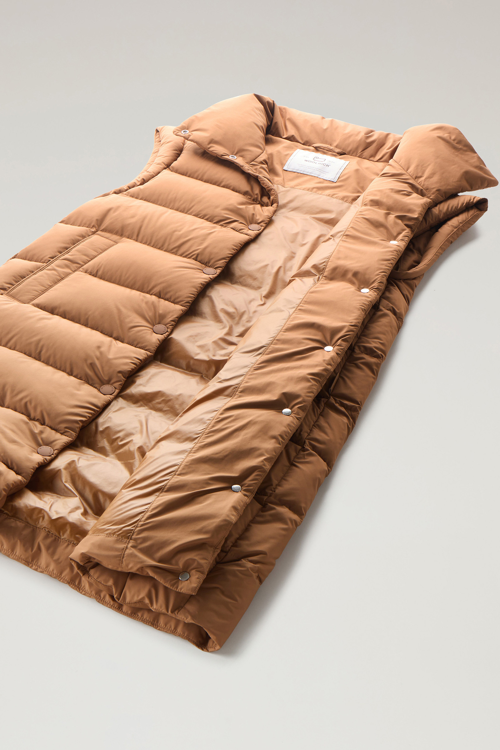 Veste sans manches longue Ellis matelassée en microfibre marron photo 8 | Woolrich