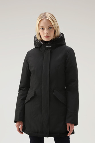 Woolrich Woman Arctic Parka in Ramar Cloth Black Size M