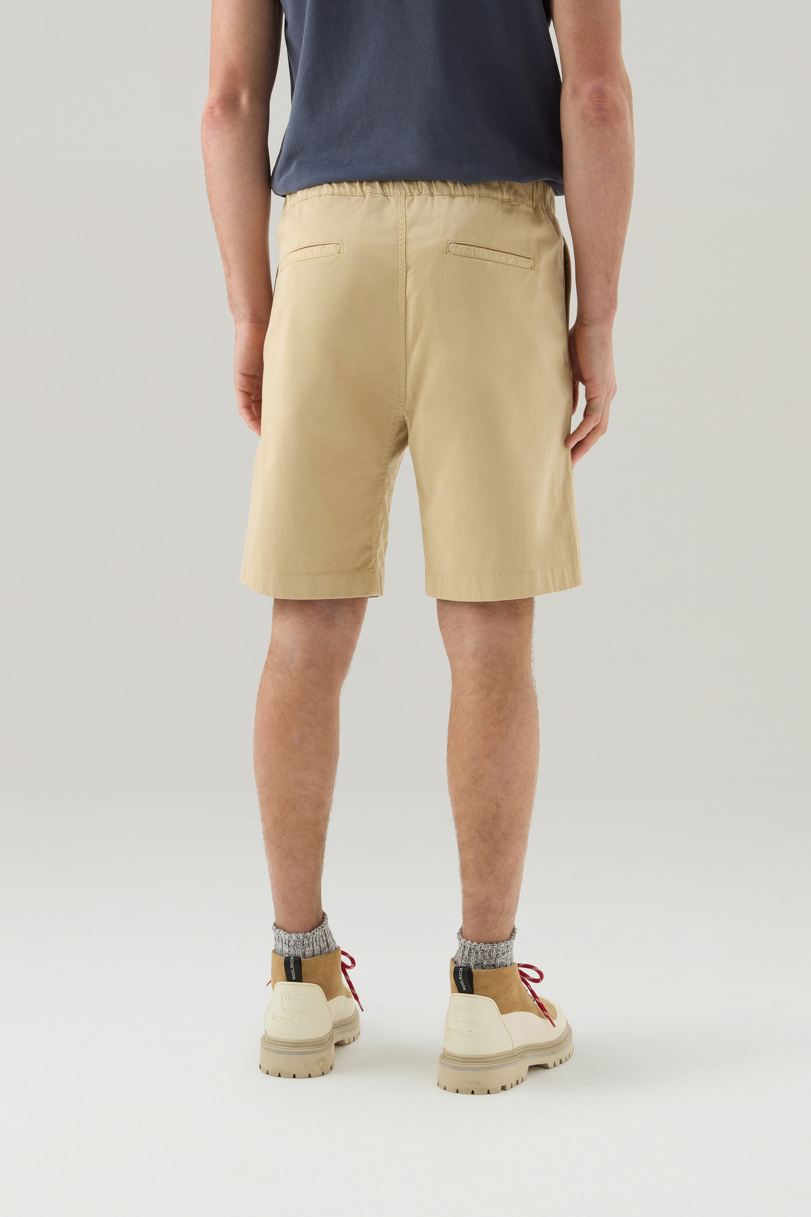 Short Chino teint en pièce en coton élastique beige photo 3 | Woolrich
