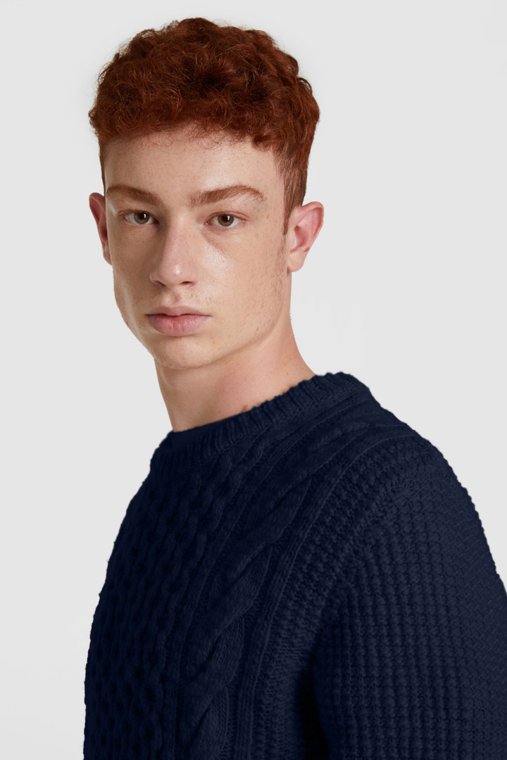 Maglione in lana girocollo a trecce