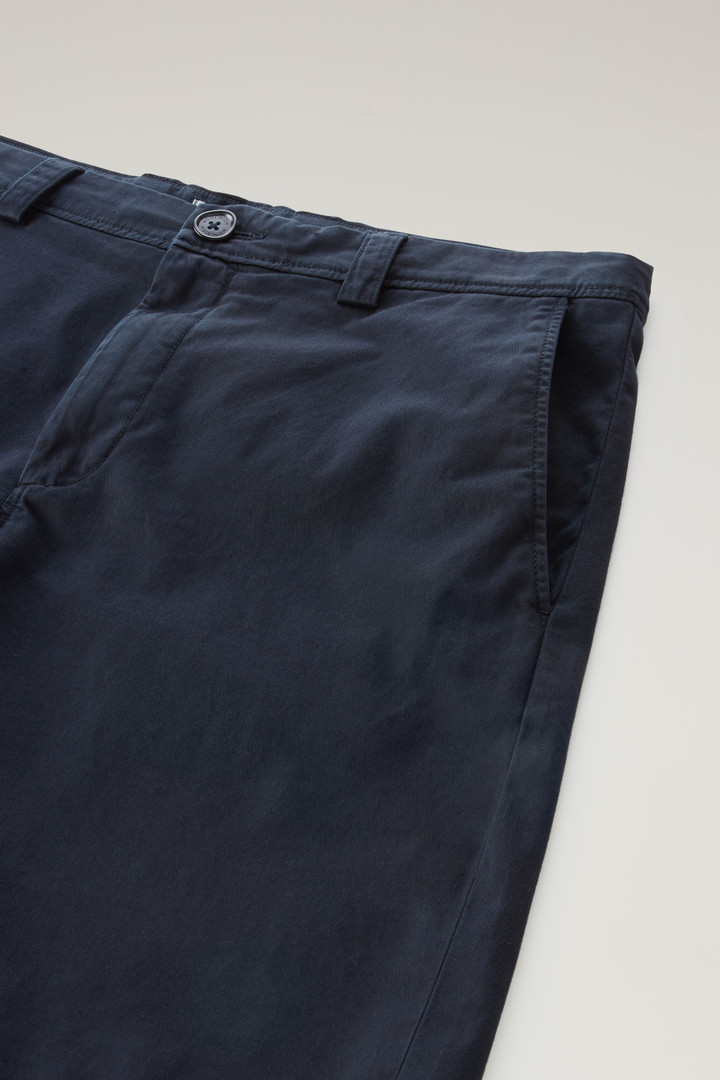 Garment-Dyed Cargo Shorts in Stretch Cotton Blue photo 6 | Woolrich