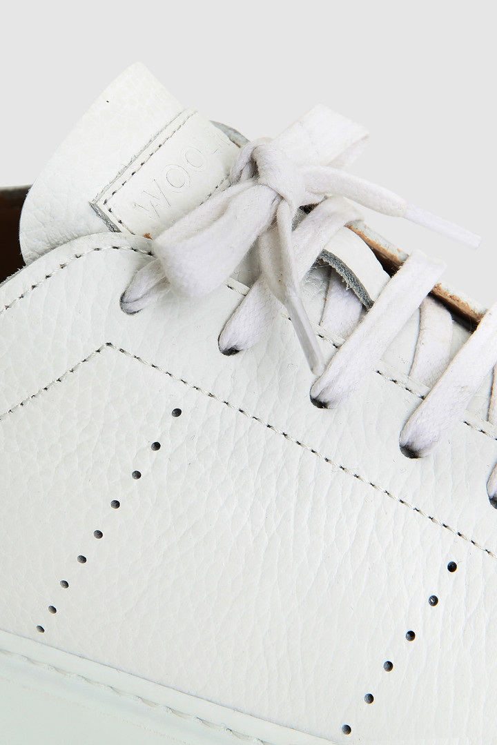 Sneaker Classic Court in pelle martellata