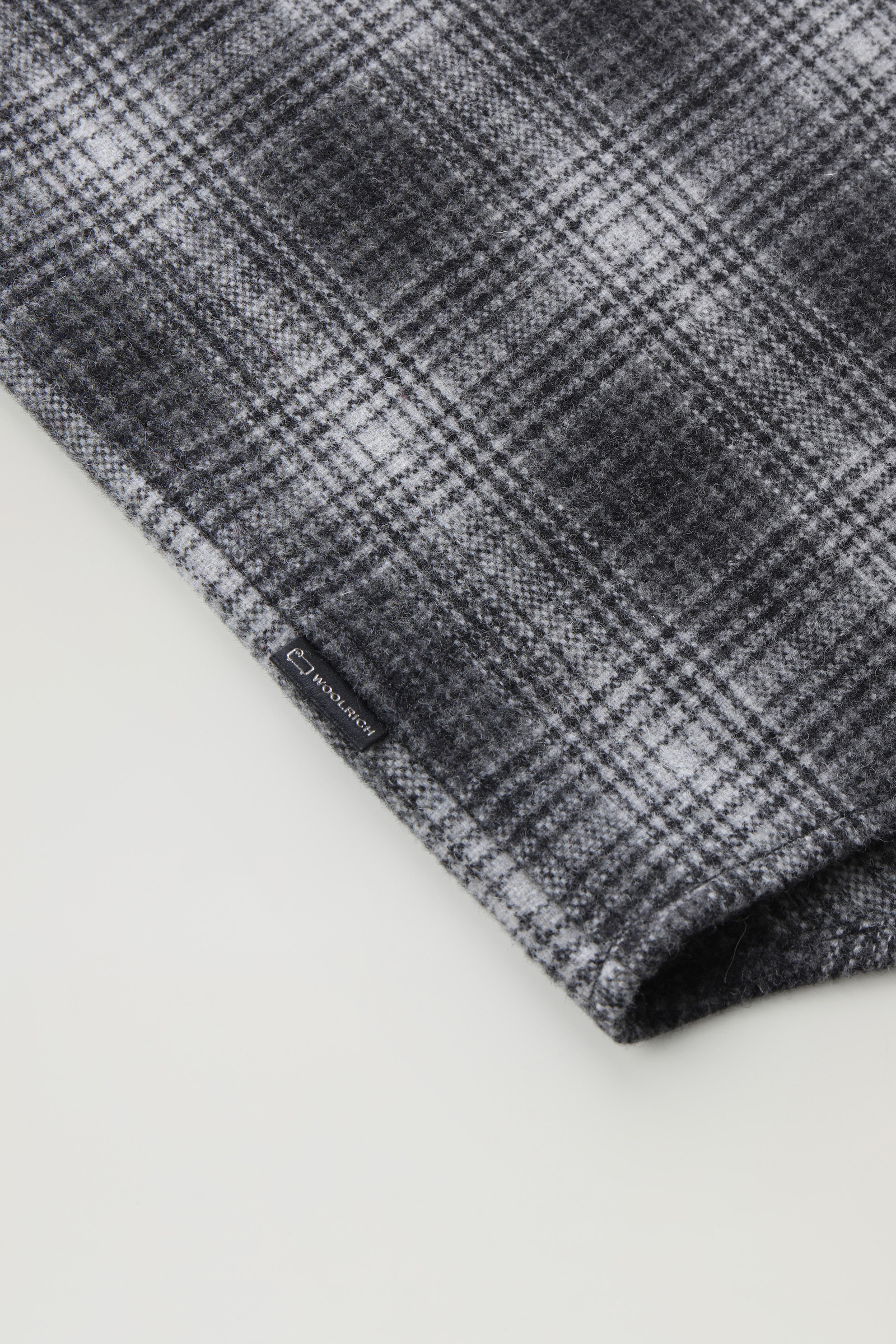 Giacca a camicia Alaskan in lana riciclata Melton Grigio photo 8 | Woolrich