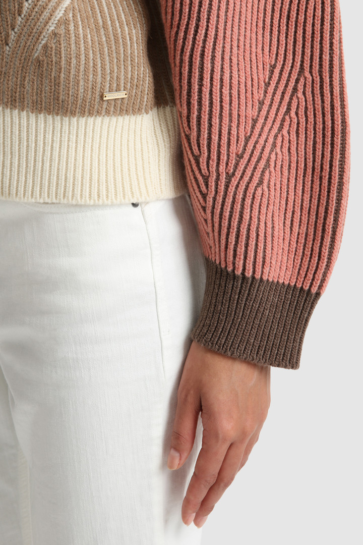 Crewneck wool Sweater with contrasting sleeves